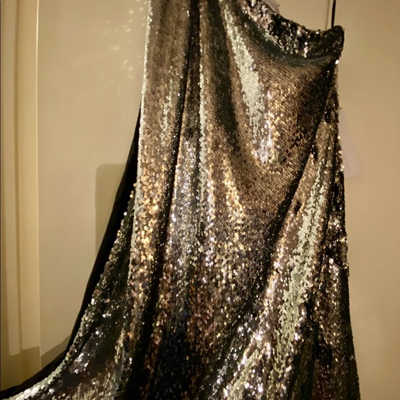 ⭐️⭐️NWT Stella McCartney One-Shoulder Sequin Cape Dress - Picture 2 of 8